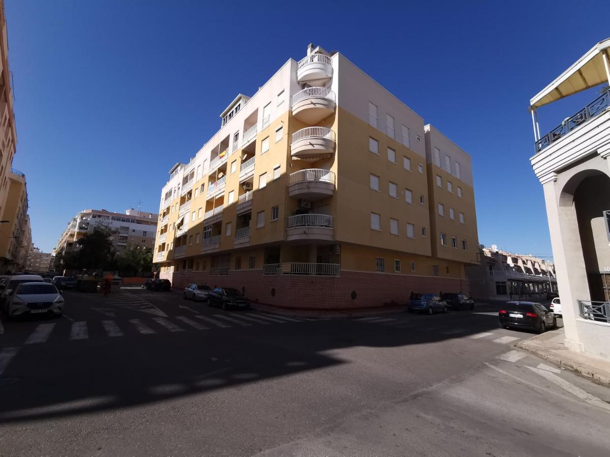 Rent An Apartment In Torrevieja Bagian luar foto
